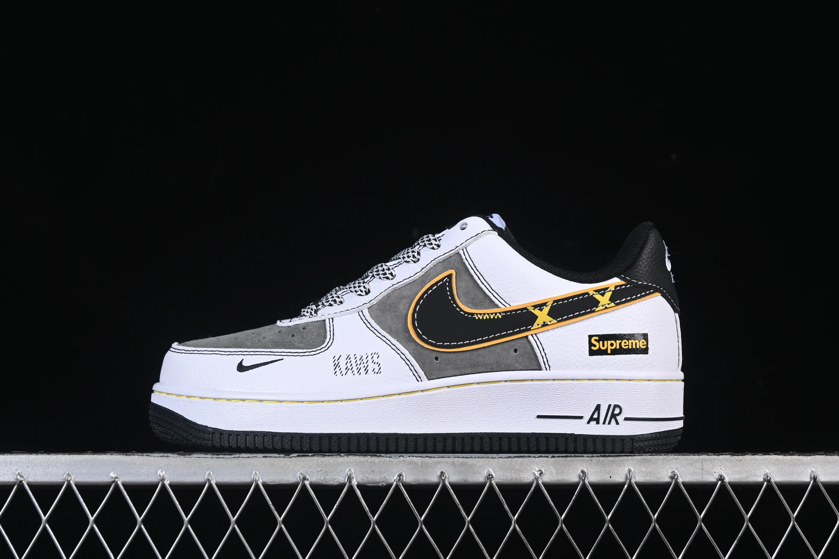 All categories Nk Air Force 1 Air Force series Nk Air Force 1 Low Air Force low top Nike Air Force 1'07 Low Supreme co-branded white gray yellow edge hook Air Force 1 low top casual sneakers XZ6188-259